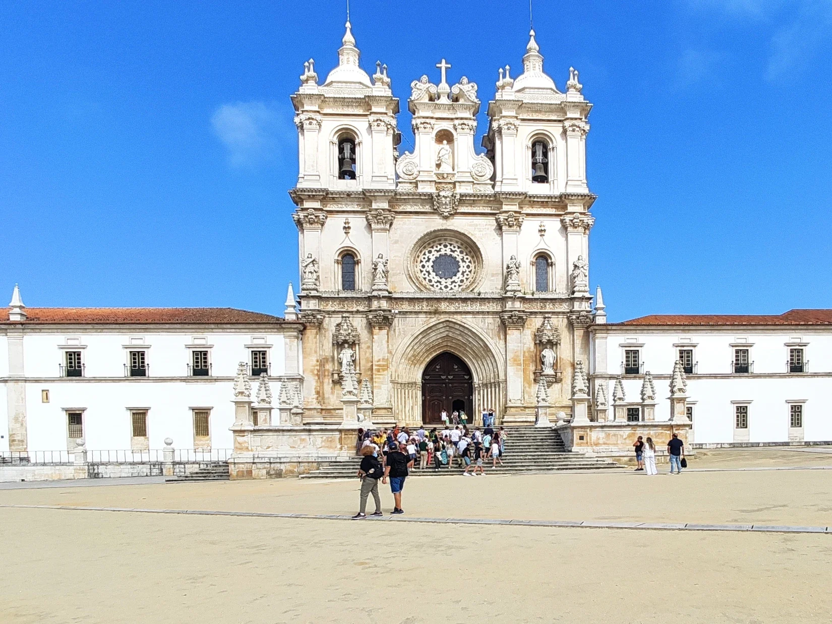 Day Trip to Alcobaça, Nazaré and Óbidos
