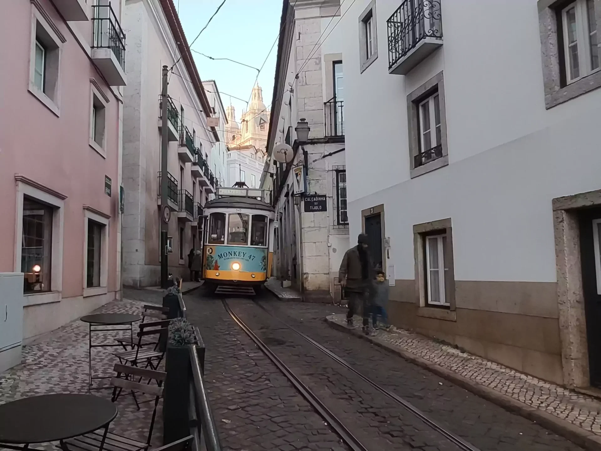 Easy Lisbon Walking Tour - Tram 28