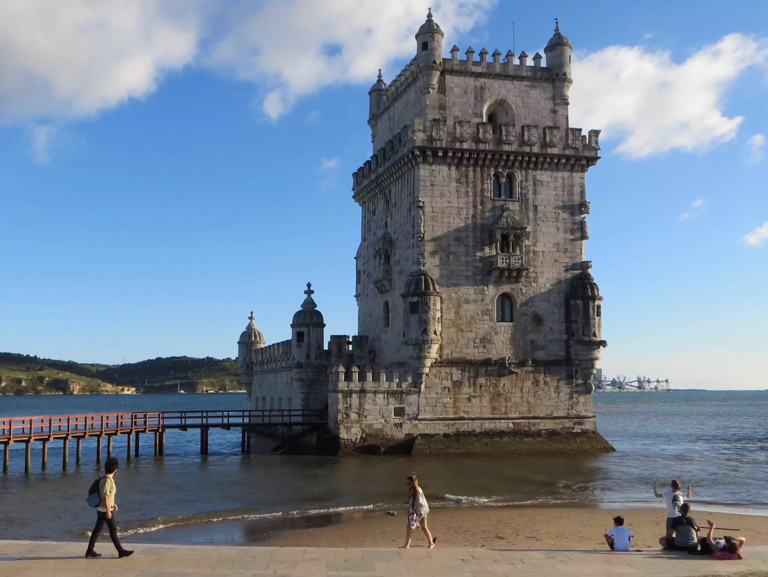 Lisbon Overview by tuk tuk