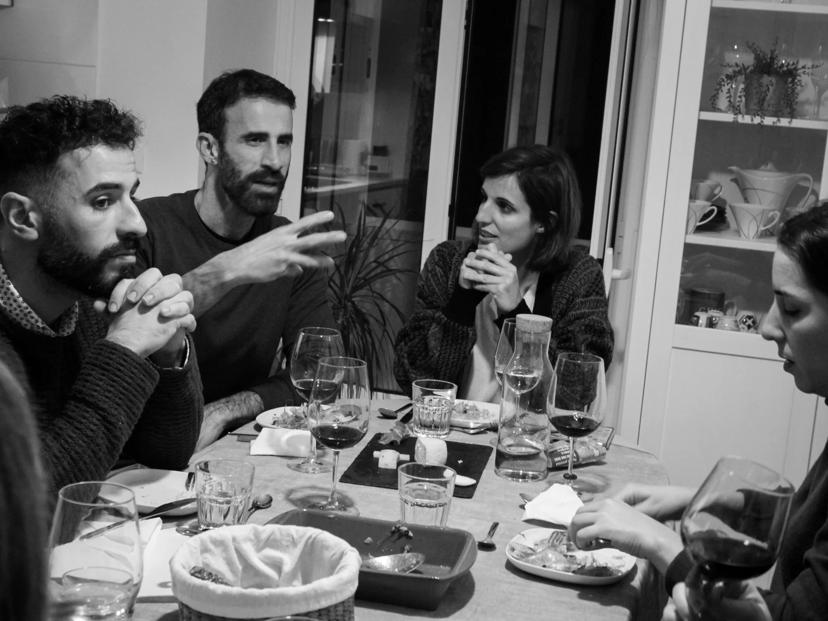 Marta receiving travelers at her house